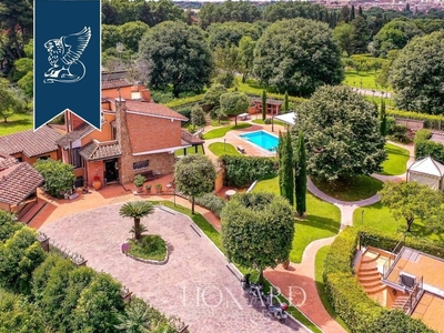 Prestigiosa villa di 600 mq in vendita Roma, Italia