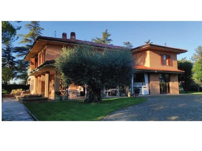 Villa in Via Metauro, Macerata, 8 locali, 500 m² in vendita