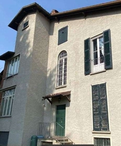 Villa in Via Vittorio Alfieri 7, Carate Brianza, 13 locali, 2 bagni