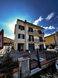 Appartamento ristrutturato in zona Viole. a Assisi