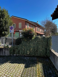 Bilocale in Via Tolara di Sotto 22 in zona Osteria Nuova a Ozzano Dell'Emilia