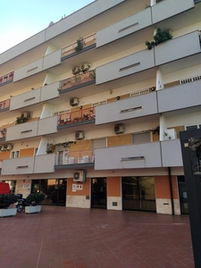 Appartamento di 5 vani /143 mq a Bari - Poggiofranco