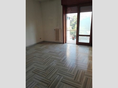 Appartamento in Vendita a Avellino, zona via tagliamento, 155'000€, 130 m²