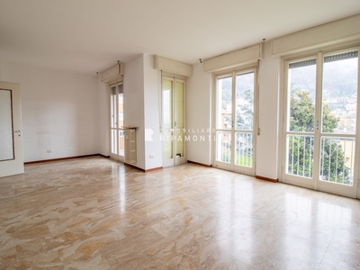 Appartamento in Vendita a Lecco, 225'000€, 180 m²