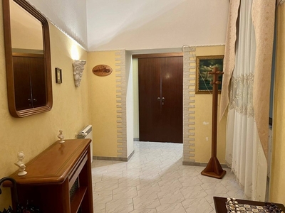Appartamento in Vendita a Siracusa, zona Grottasanta, 175'000€, 185 m²