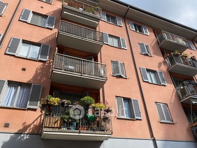 Appartamento in Vendita in Via Federico Confalonieri a Milano