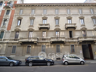 Appartamento in Vendita in Via G. Leopardi 21 a Milano