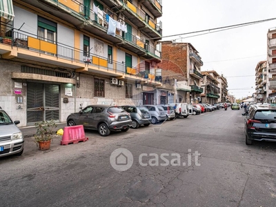 Appartamento in Vendita in Via Giuseppe Poulet 57 a Catania