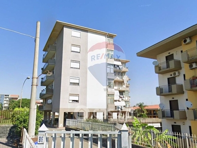 Appartamento in Vendita in Via Luigi Settembrini 86 a Giarre