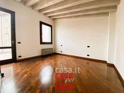 Appartamento in Vendita in Via Pescheria Vecchia a Este