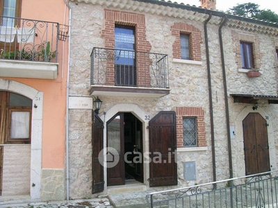 Appartamento in Vendita in Via Santa Rosa a Castel di Sangro