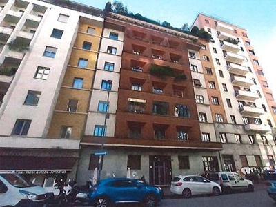 Appartamento in Vendita in Viale Tunisia 43 a Milano