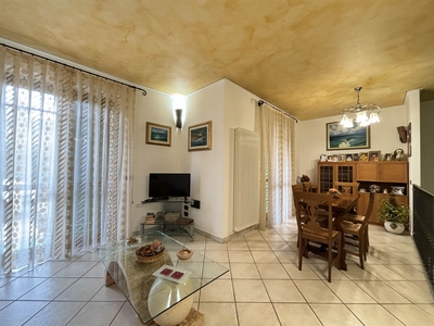 Casa semi indipendente in ottime condizioni in zona Palvotrisia a Castelnuovo Magra