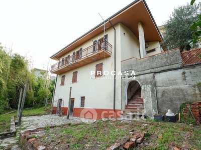 Casa Bi/Trifamiliare in Vendita in Via MATTEOTTI 21 a Vezzano Ligure