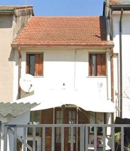 Casa Bi/Trifamiliare in Vendita in Via Motte Crosaron a Arcole