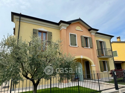 Casa Bi/Trifamiliare in Vendita in Via Villa a Rivoli Veronese