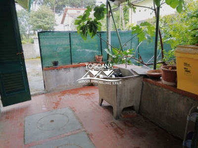 Casa indipendente con giardino a Campi Bisenzio