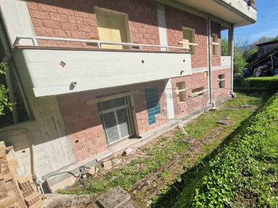 Casa indipendente con giardino, Mercato San Severino spiano