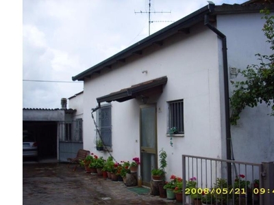 Casa indipendente in vendita a Bagnacavallo, Frazione Villaprati