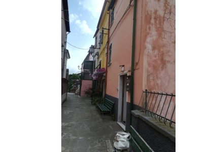 Casa indipendente in vendita a Deiva Marina, Frazione Piazza