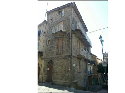 Casa indipendente in vendita a Laurito, Corso Umberto I nc