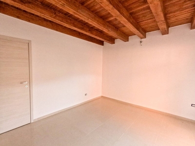 Casa Indipendente in Vendita a Messina, 120'000€, 130 m²