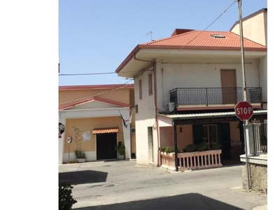 Casa indipendente in vendita a Motta San Giovanni, Corso Italia 22