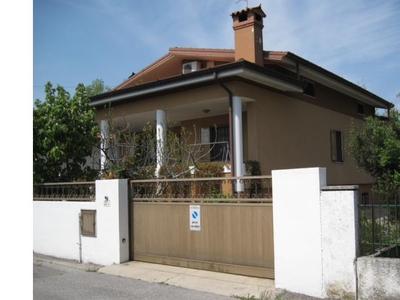 Casa indipendente in vendita a Palmanova, Frazione Sottoselva