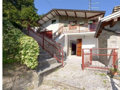 Casa indipendente in vendita a Ramiseto, Via A Bombardi 64