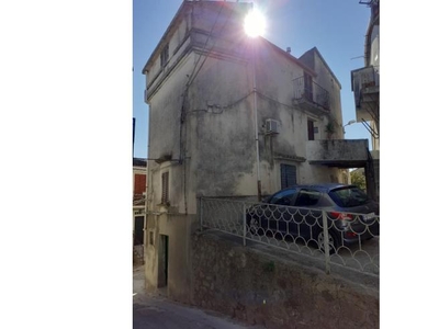 Casa indipendente in vendita a Santa Caterina dello Ionio, Via Loi 24