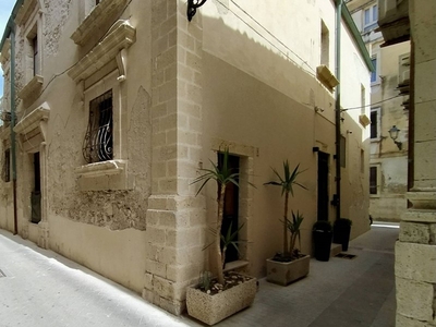 Casa Indipendente in Vendita a Siracusa, zona Ortigia, 136'000€, 50 m²
