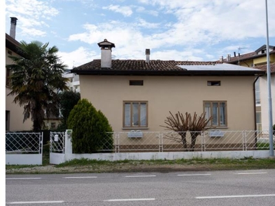 Casa indipendente in vendita a Udine