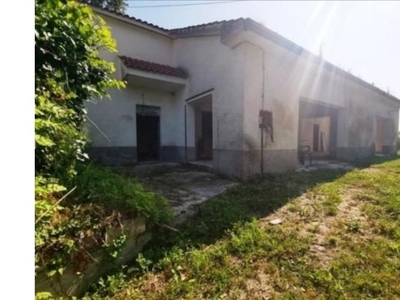 Casa indipendente in vendita a Villa Santa Lucia, Frazione Piumarola