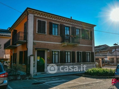 Casa indipendente in Vendita in Strada Grinzane 19 a Grinzane Cavour