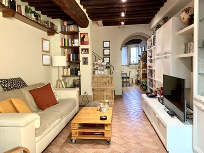 Casa indipendente in vendita in via della santissima annunziata, Lucca