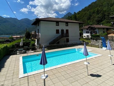 Casa vacanze di lusso in Val di Ledro con piscina