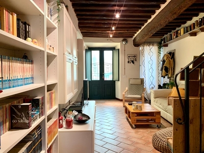 Casale in Vendita a Lucca, zona Est, 142'000€, 85 m²