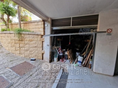 Garage/Posto auto in Vendita in Via dei Caduti in Guerra 1 a Statte