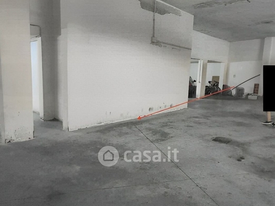 Garage/Posto auto in Vendita in Via delle Ferriere 3 a Bracciano