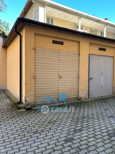 Garage/Posto auto in Vendita in Via Des Geneys a Pinerolo