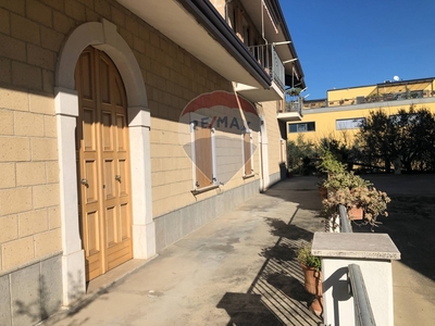 Immobile commerciale in Affitto a Benevento, zona Ferrovia, 980€, 125 m²