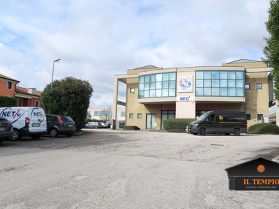 Laboratorio in vendita a Dueville - Zona: Passo di Riva
