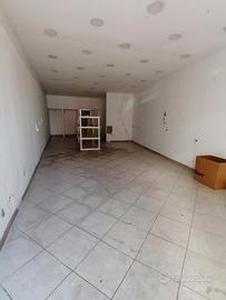 Locale 65 mq. fronte strada euro 450,00 mensili