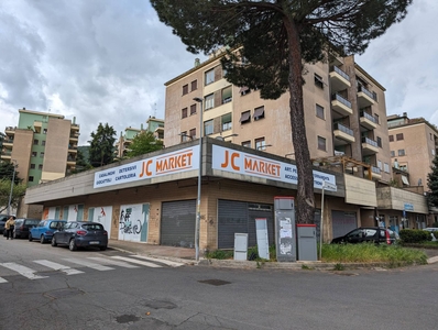 Locale commerciale in vendita, Colleferro via dei pioppi