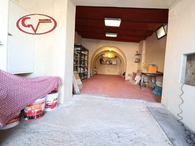 Magazzino in vendita a Montevarchi - Zona: Ginestra