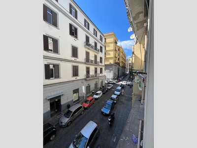 Monolocale in Affitto a Napoli, zona Pendino, 600€, 30 m², arredato