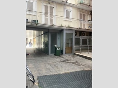 Negozio in Vendita a Avellino, 85'000€, 54 m²