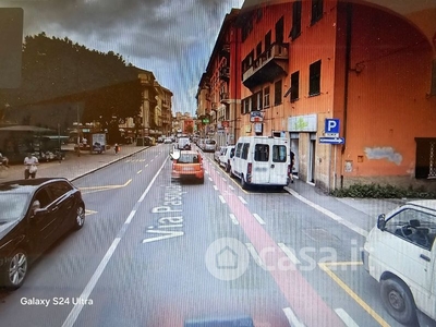 Negozio/Locale commerciale in Vendita in Via Pasquale Pastorino a Genova