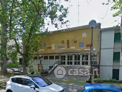 Negozio/Locale commerciale in Vendita in Viale Guglielmo Marconi a Rovigo