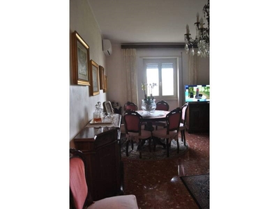 Quadrilocale in Vendita a Roma, zona Nuovo Salario, 295'000€, 110 m²